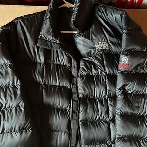 North face xl jacket, down filled!! Rarely used